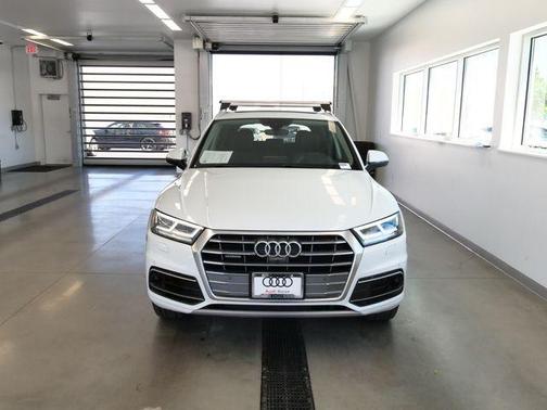 Glacier White Metallic 2020 Audi Q5 45 Prestige
