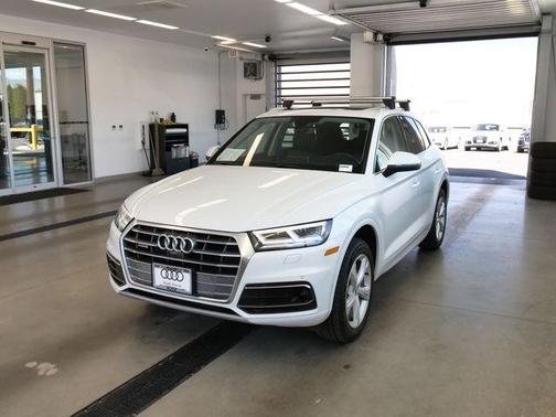 Glacier White Metallic 2020 Audi Q5 45 Prestige