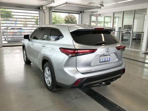 Celestial Silver Metallic 2021 Toyota Highlander LE
