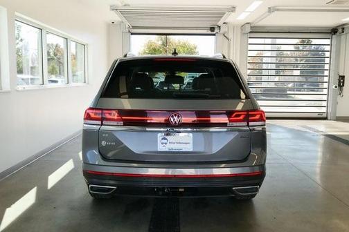 2024 Volkswagen Atlas 2.0T SE