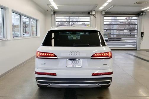2024 Audi Q7 55 Premium Plus