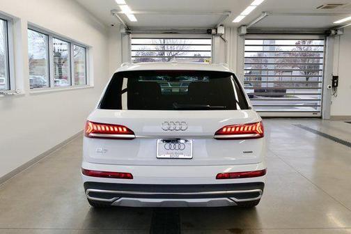 2024 Audi Q7 55 Premium Plus