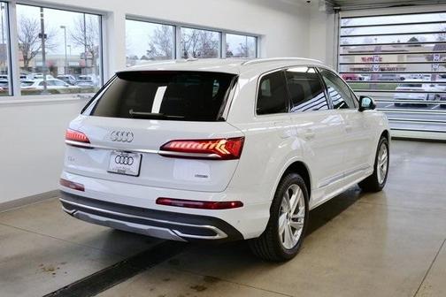 2024 Audi Q7 55 Premium Plus