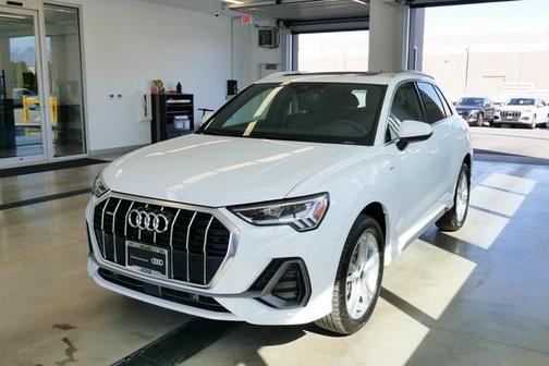 2024 Audi Q3 45 S line Premium