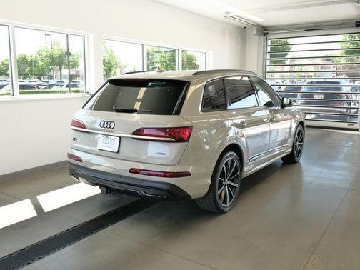 Vicuna Beige Metallic 2021 Audi Q7 55 Prestige