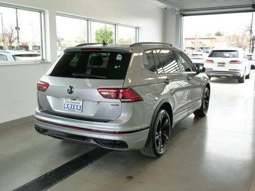 2024 Volkswagen Tiguan 2.0T SE R-Line Black