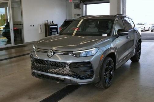 2025 Volkswagen Tiguan 2.0T SE R-Line Black