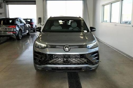 2025 Volkswagen Tiguan 2.0T SE R-Line Black