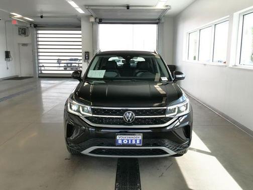 Deep Black Pearl Effect 2023 Volkswagen Taos 1.5T SEL