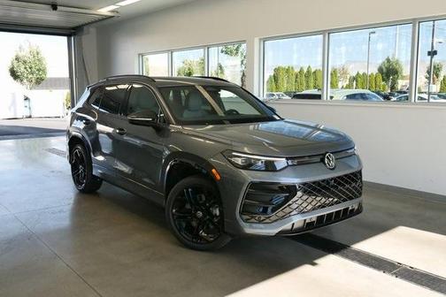 2025 Volkswagen Tiguan 2.0T SE R-Line Black