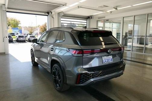 2025 Volkswagen Tiguan 2.0T SE R-Line Black