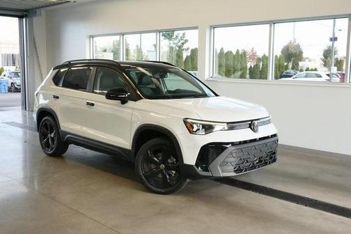 2025 Volkswagen Taos 1.5T SE Black