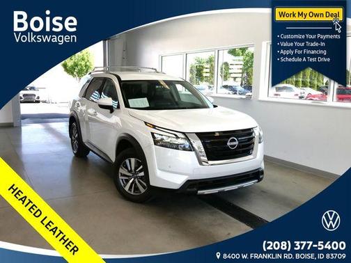 Pearl 2025 Nissan Pathfinder SL