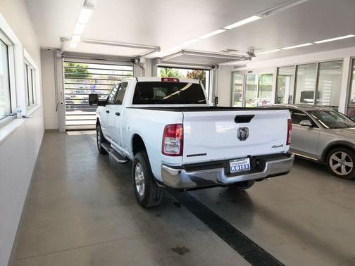Bright White Clearcoat 2024 RAM 2500 Big Horn