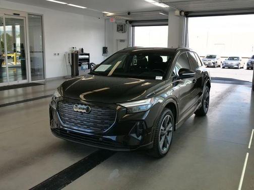 Mythos Black Metallic 2023 Audi Q4 e-tron 50 Premium Plus