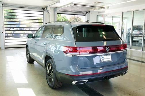 2025 Volkswagen Atlas 2.0T SE