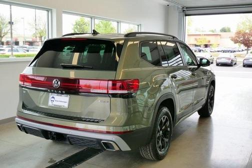 2025 Volkswagen Atlas 2.0T Peak Edition