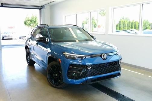2025 Volkswagen Tiguan 2.0T SE R-Line Black