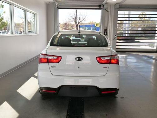 Clear White 2013 Kia Rio LX
