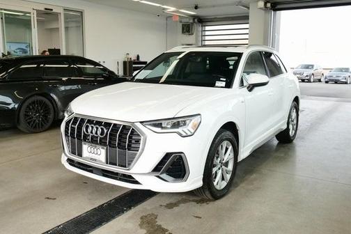 2023 Audi Q3 45 S line Premium
