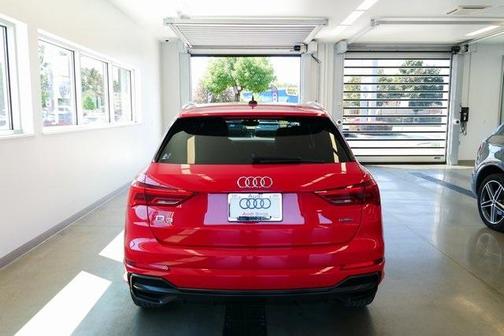 2022 Audi Q3 45 S line Premium