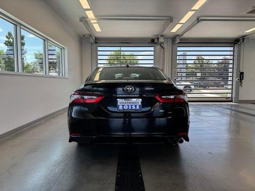 Midnight Black Metallic 2024 Toyota Camry SE
