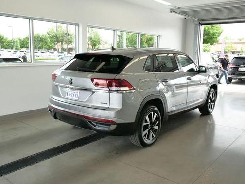 Pyrite Silver Metallic 2023 Volkswagen Atlas Cross Sport 2.0T SE