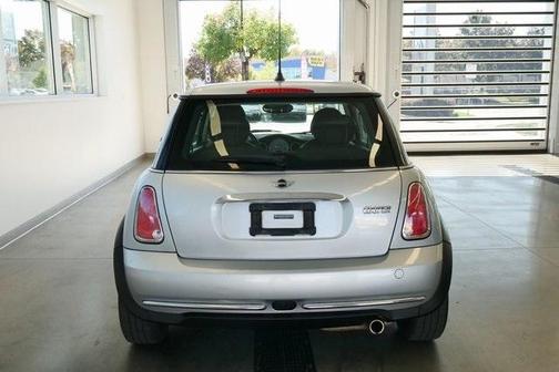 2005 MINI Cooper Base (M5)