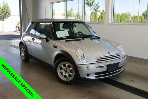 2005 MINI Cooper Base (M5)