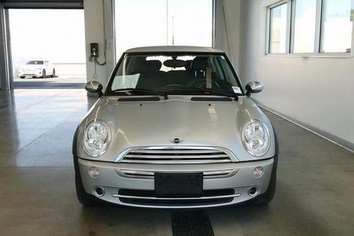2005 MINI Cooper Base (M5)