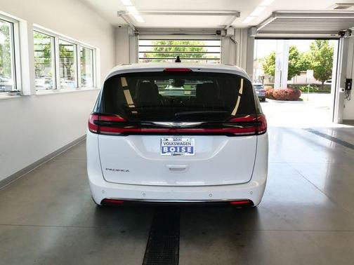 Bright White Clearcoat 2024 Chrysler Pacifica Touring-L