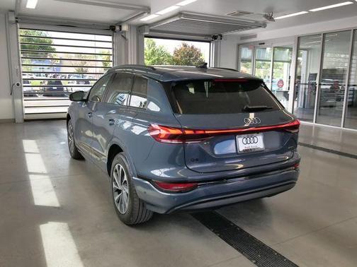 Plasma Blue Metallic 2025 Audi Q6 e-tron Premium