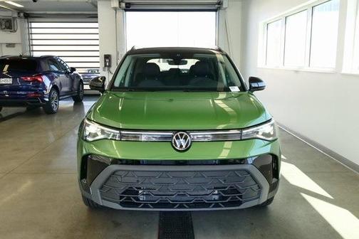 2025 Volkswagen Taos 1.5T SE Black