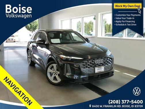 Mythos Black Metallic 2025 Audi Q5 2.0T quattro Premium