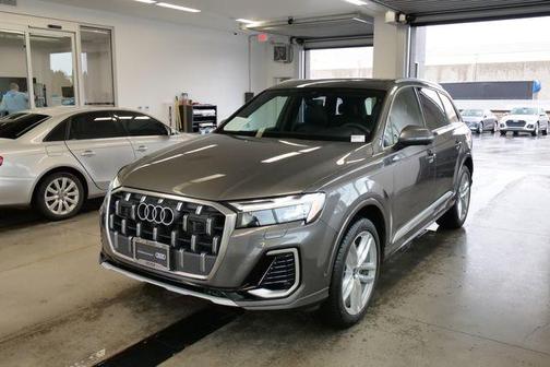 2025 Audi Q7 55 Premium Plus