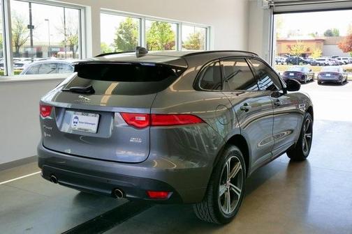 2019 Jaguar F-PACE 30t R-Sport
