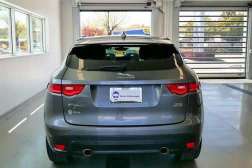 2019 Jaguar F-PACE 30t R-Sport