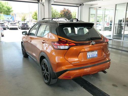 Monarch Orange / Super Black 2023 Nissan Kicks SR