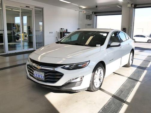 Summit White 2024 Chevrolet Malibu LT