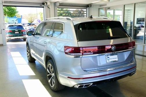 2025 Volkswagen Atlas 2.0T SEL Premium R-Line