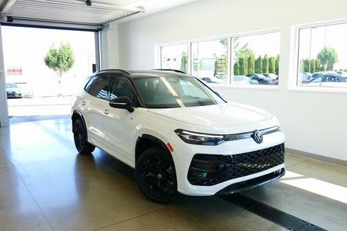 2025 Volkswagen Tiguan 2.0T SE R-Line Black