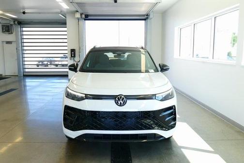 2025 Volkswagen Tiguan 2.0T SE R-Line Black