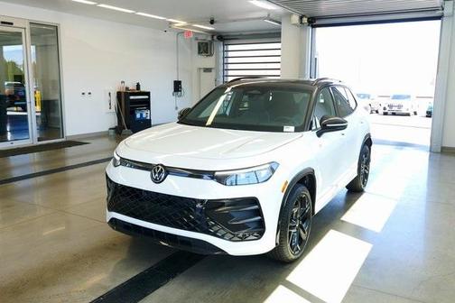 2025 Volkswagen Tiguan 2.0T SE R-Line Black