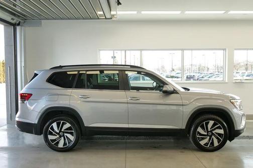 2025 Volkswagen Atlas 2.0T SE