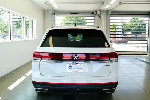 2025 Volkswagen Atlas 2.0T SE