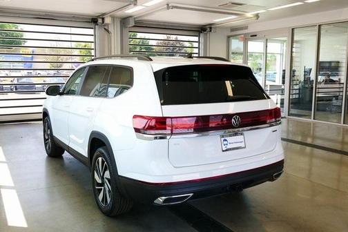 2025 Volkswagen Atlas 2.0T SE