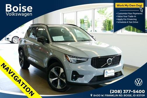 2024 Volvo XC40 B5 Plus Dark Theme