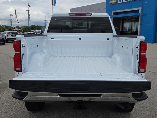 Summit White 2026 Chevrolet Silverado 2500 LTZ