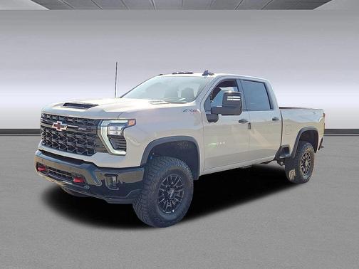 White Sands 2026 Chevrolet Silverado 2500 Crew Cab, Standard Bed, XR2, 4WD