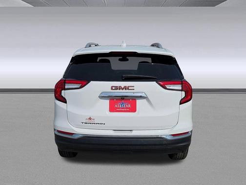 White 2024 GMC Terrain SLT